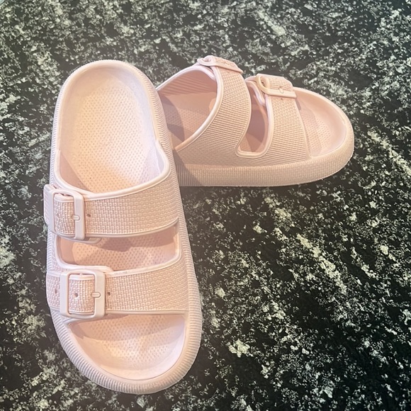 Pool Comfortable Slides - Picture 2 of 4